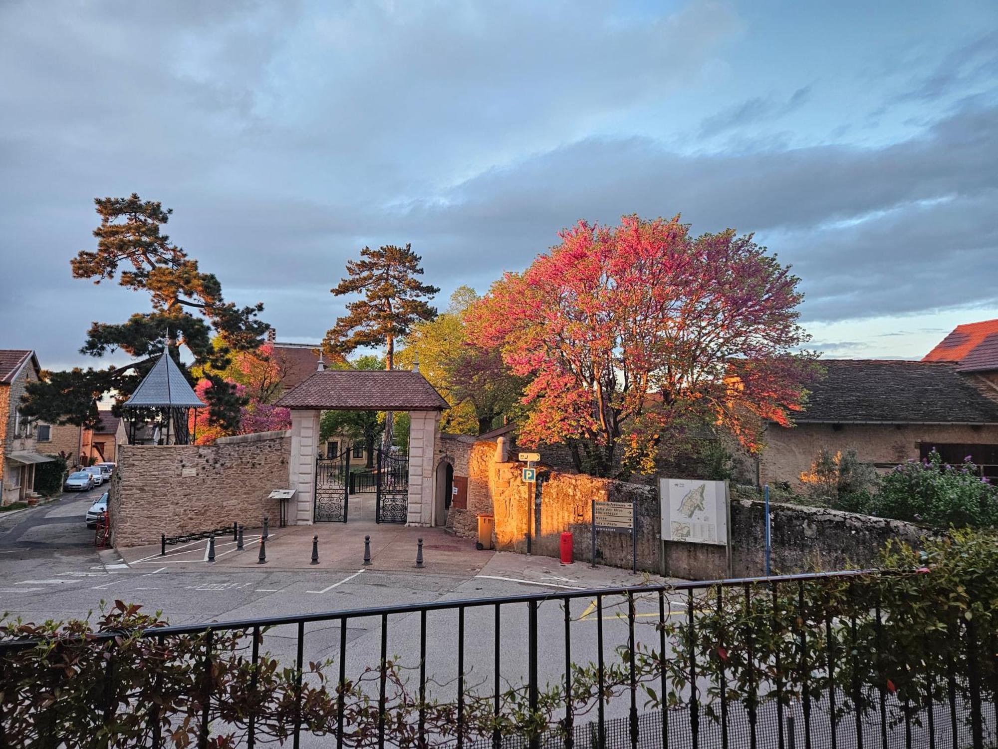 Le Val D'amby Hotel